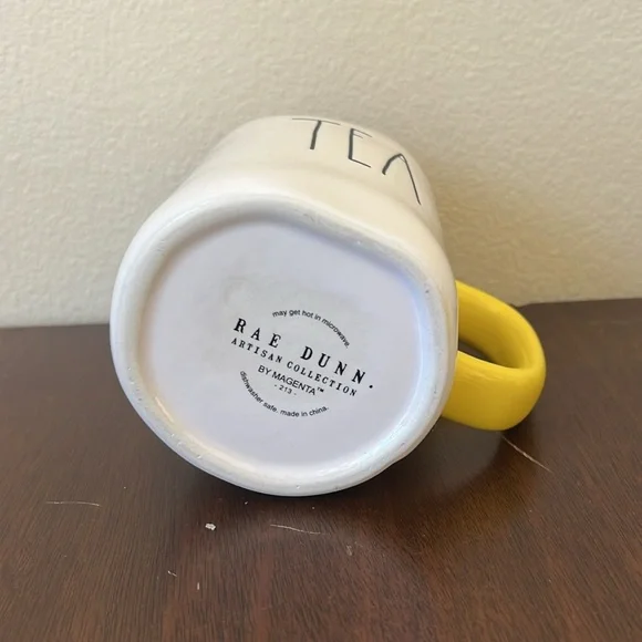 Rae Dunn Tea Mug with Lemon lid - Picture 3 of 3